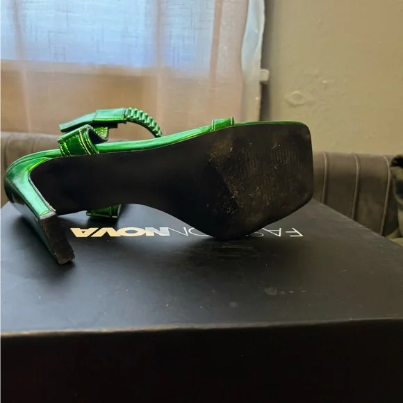 SHEIN Vibrant Green Strappy Heels - Picture 2 of 5